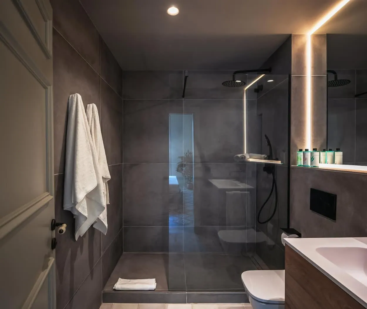 Lejlighed Lovely 6 Bedroom Flat In L'Eixample Barcelona